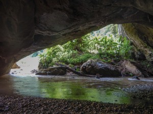 01 Hang En Cave Adventure